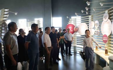 不忘初心跟黨走，凝心共筑中國夢——文化產(chǎn)業(yè)的使命與擔(dān)當(dāng)